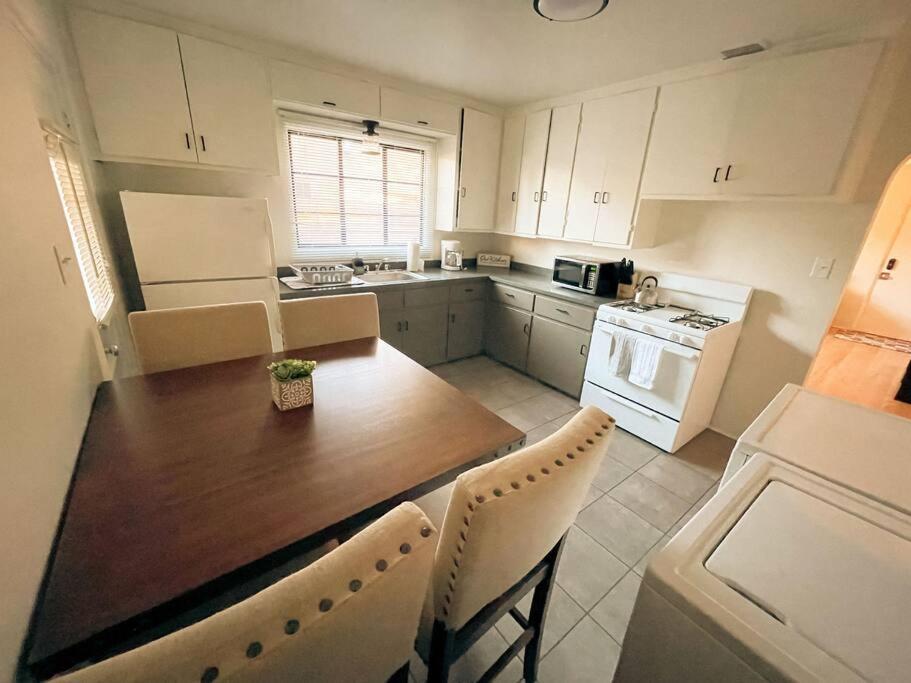 Pet Friendly! Private Casita In Nob Hill Villa Albuquerque Buitenkant foto
