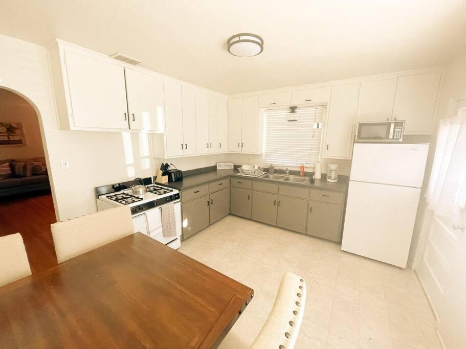 Pet Friendly! Private Casita In Nob Hill Villa Albuquerque Buitenkant foto